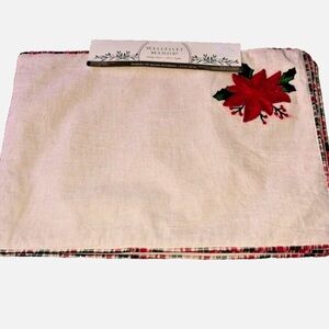 Wellesley Manor Poinsettia Christmas placemats (4) embroidered‎ NEW
